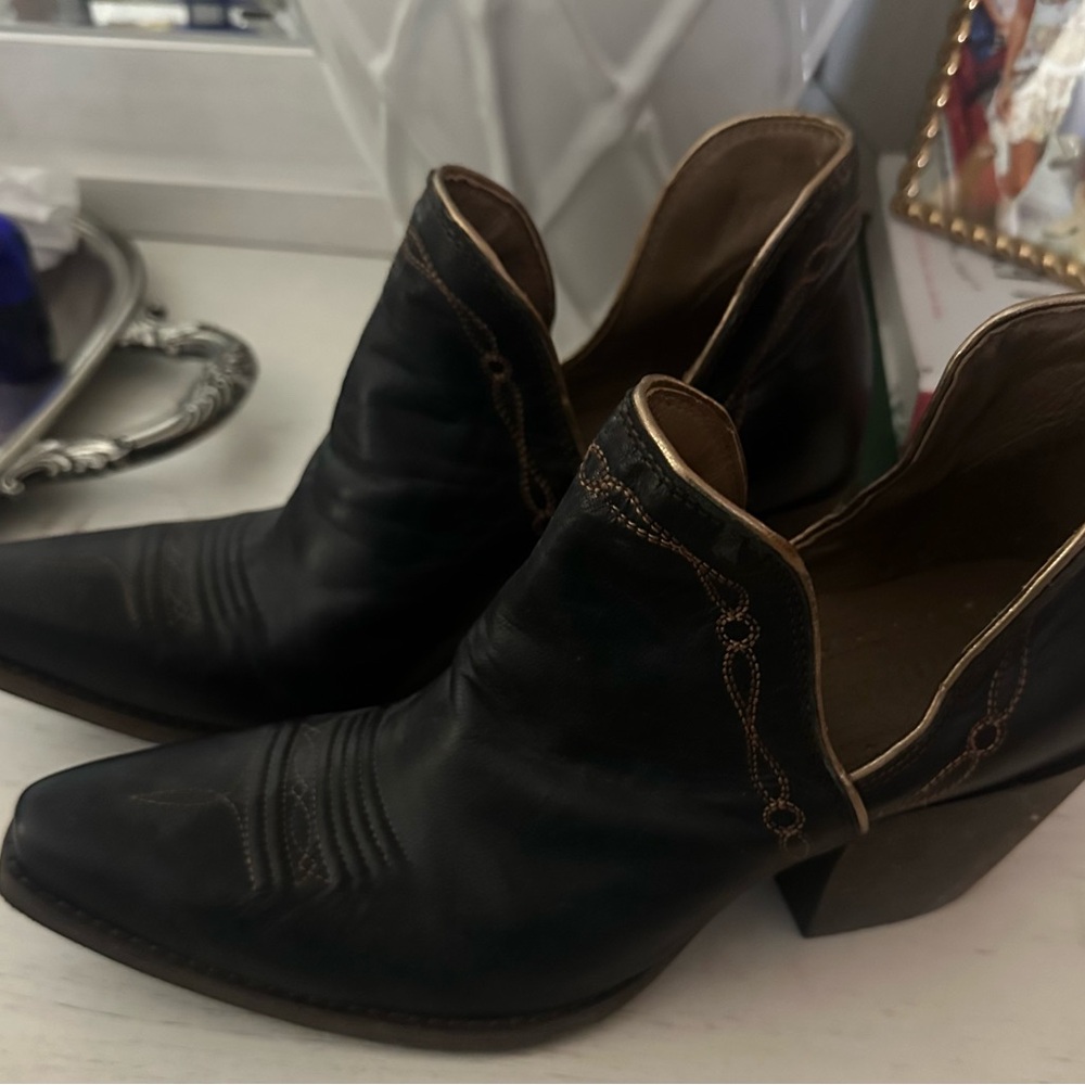 Ariat Black Leather Ankle Booties